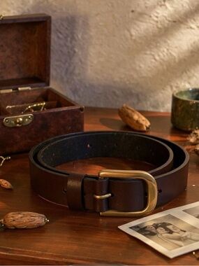 Classic Carhartt Men's Leather Belt in Dark Brown with Brass Buckle
